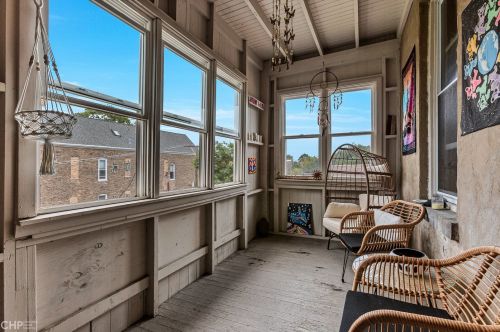 2309 Oakley Ave, Chicago IL 60645-5417 exterior