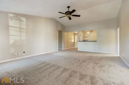 808 Stonemill Mnr, Lithonia GA 30058-8230 exterior