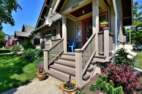 1602 51st St, Milwaukee, WI 53208-2217