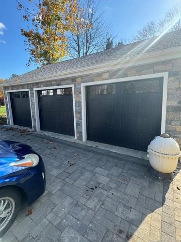 77 Prospect Hill Rd, Windsor CT  06095-1642 exterior