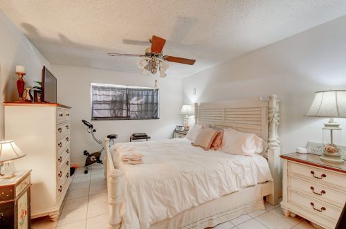 175 28 Ct, Boynton Beach FL 33435-7612 exterior