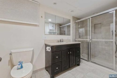 423 Forest Ave, Teaneck NJ  07666-2773 exterior