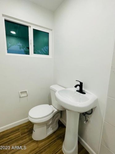 5658 37th Dr, Phoenix AZ  85019-2102 exterior