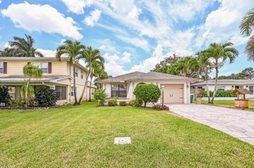 754 95th Ave, Naples, FL 34108-2457