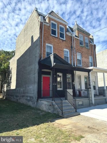 24 51st St, Philadelphia, PA 19139-2725