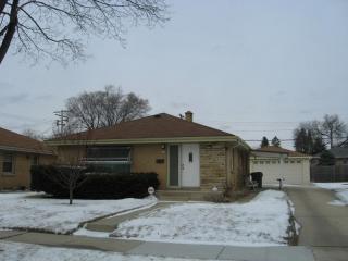 7112 Lakefield Dr, Milwaukee WI  53219-4023 exterior