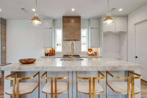 6811 Blessing Dr, Dallas TX 75214-2547 exterior