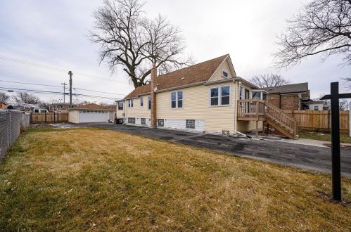 9211 Normal Ave, Chicago IL 60620-2327 exterior