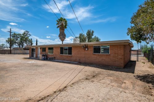 5749 Irving Ave, Tucson AZ  85706-4825 exterior