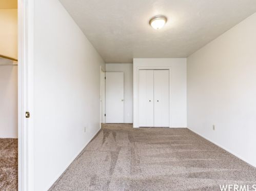 753 Vlg Way, Sandy UT 84094-1861 exterior