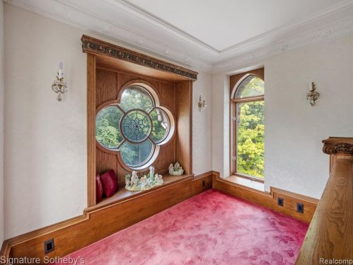 2009 Victoria Hl, Rochester MI exterior