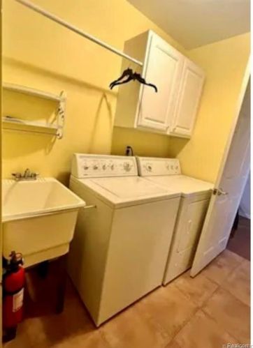 159 Creekwood Cir, Linden MI  48451-8935 exterior