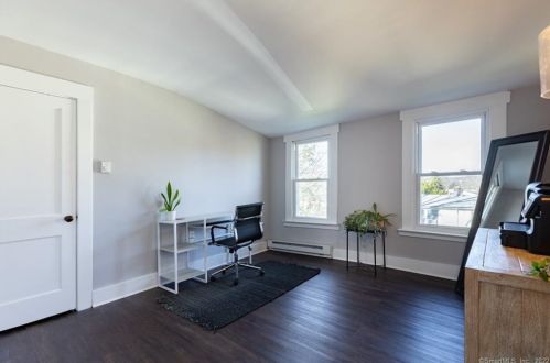 168 Montowese Ave, North Haven CT 06473-3806 exterior