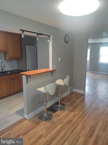 6658 Erdrick St, Philadelphia PA 19135-1604 exterior