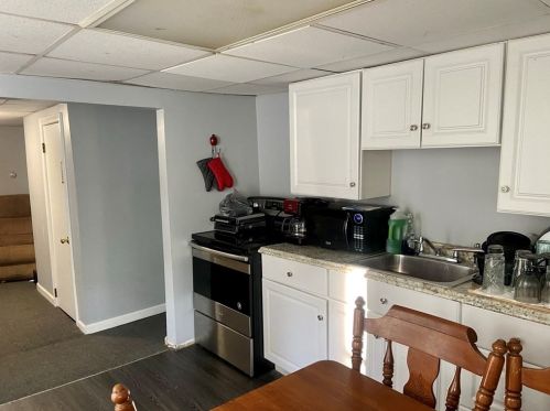 42 Godfrey St, Taunton MA 02780-7031 exterior