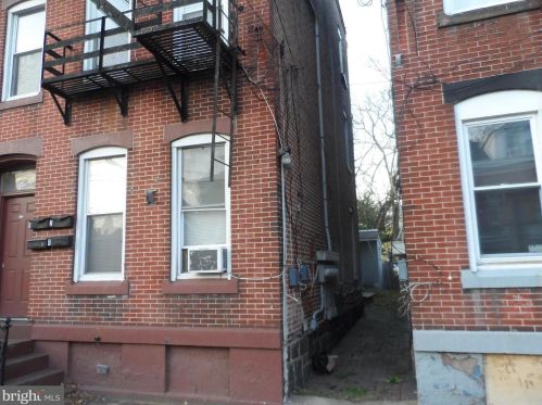 332 Tyler St, Trenton, NJ 08609-2544