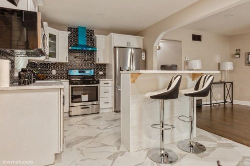 6403 49th St, Milwaukee, WI 53223-6004