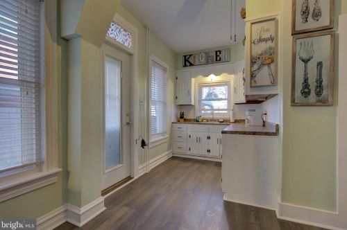 27 5 St, Pottstown PA 19464-5102 exterior