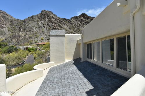 1825 Cinnabar Ave, Phoenix AZ  85020-1916 exterior