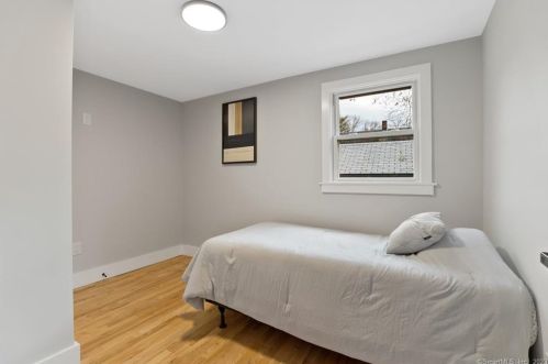 174 Spring St, Windsor Locks CT  06096-1732 exterior