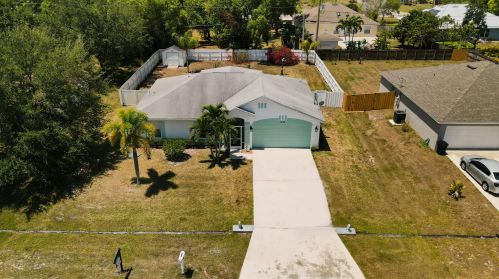 1838 Genaro Ter, Fort Pierce FL  34952-6641 exterior