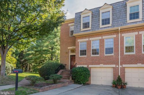 1419 Mclean Mews Ct, Mc Lean VA  22101-3800 exterior