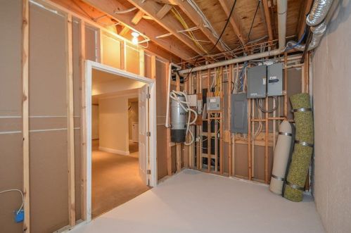 1685 Brandon Hall Dr, Atlanta GA 30350-3704 exterior