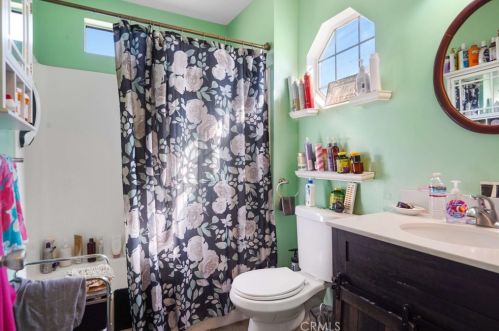 2124 Ash Ave, Fullerton CA  92833-3211 exterior