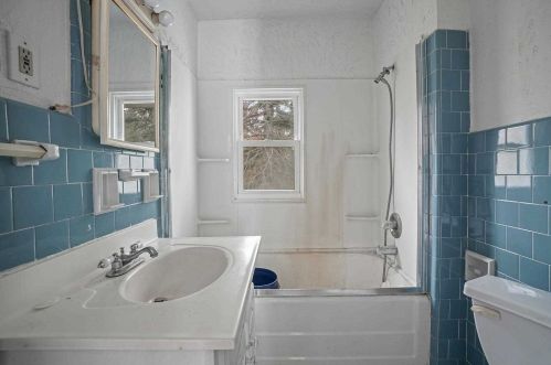 34 Webb Rd, Middletown NY 10940-6535 exterior