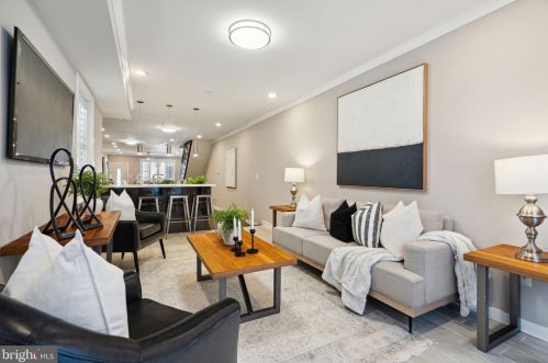 630 Catharine St, Philadelphia PA  19147-2937 exterior