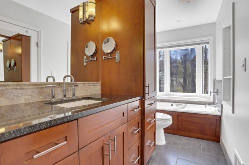 1189 Dunwoody Knl Dr, Atlanta GA 30338-3218 exterior