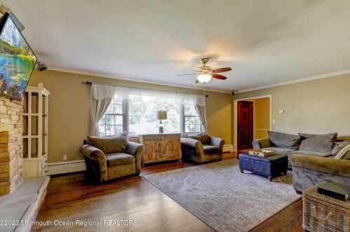 34 Iler Dr, Middletown NJ 07748-3323 exterior