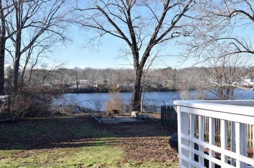 530 Woonasquatucket Ave, Providence RI  02911-1657 exterior