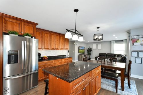 1220 Dauphin Dr, Joliet IL 60431-5397 exterior