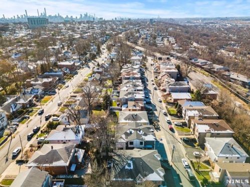 152 Morningside Ln, Palisades Park NJ 07650-1918 exterior