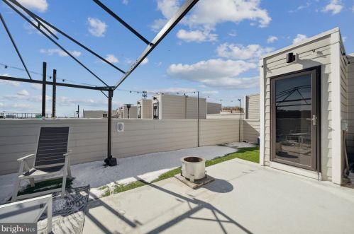 1424 Front St, Philadelphia PA  19147-3902 exterior