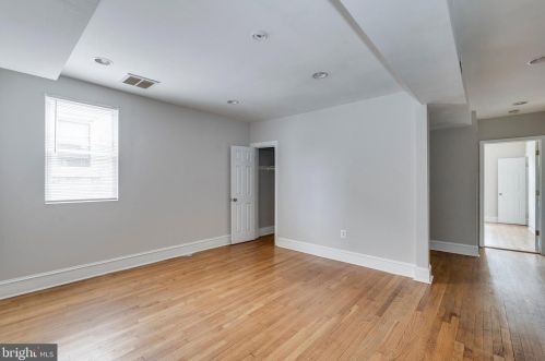 1320 T St, Washington DC 20009-4438 exterior