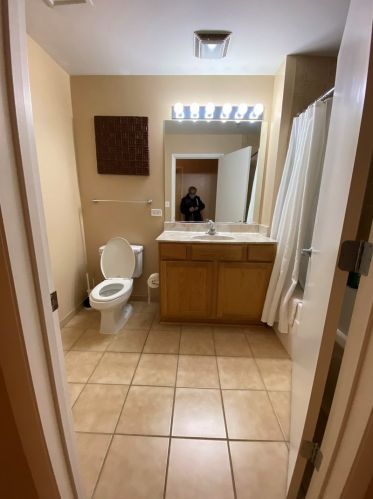 1600 Indiana Ave, Chicago IL  60616-1327 exterior