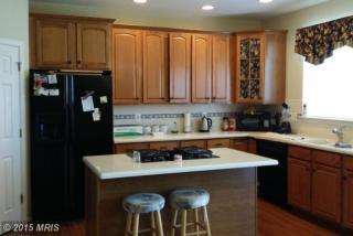 9172 Matthew Dr, Manassas VA  20111-8209 exterior