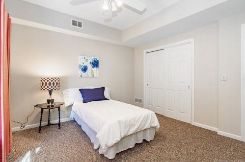 4 Ashford Ct, Farmington CT 06032-1531 exterior