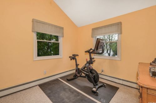 25 Dawson St, Huntington Station NY 11746-4021 exterior