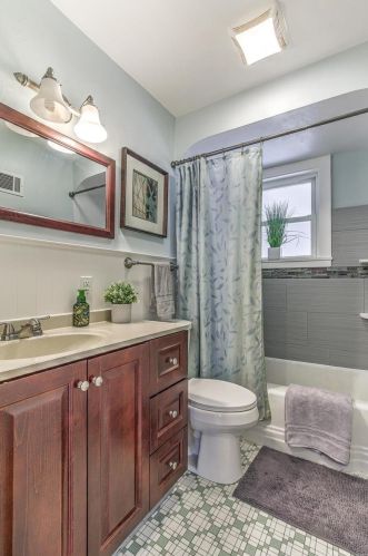 817 Gerald Pl, Saint Louis MO 63135-1349 exterior