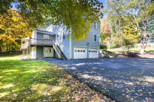 59 Sarah Bishop Rd, Ridgefield CT 06877-1215 exterior