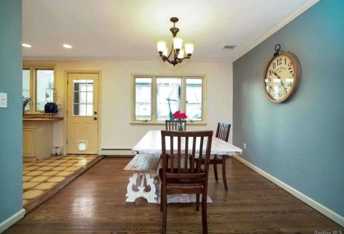 2 Cortland Ct, Huntington Station NY 11746-4309 exterior