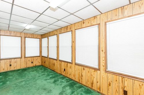 145 Laclede Station Rd, Saint Louis, MO 63119-4221