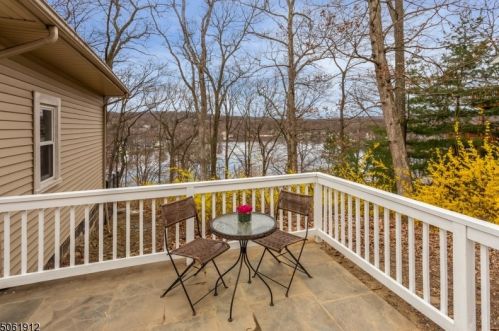 23 Cliffside Trl, Parsippany, NJ 07834-2007