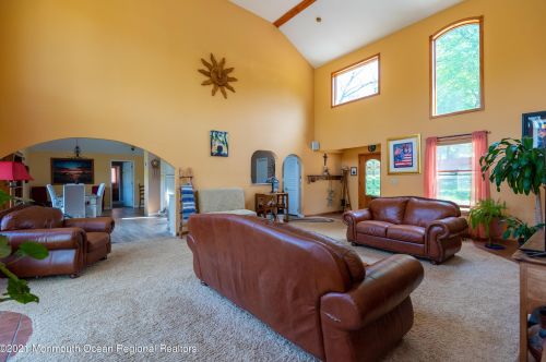 209 Pond Rd, East Freehold NJ 07728-1319 exterior