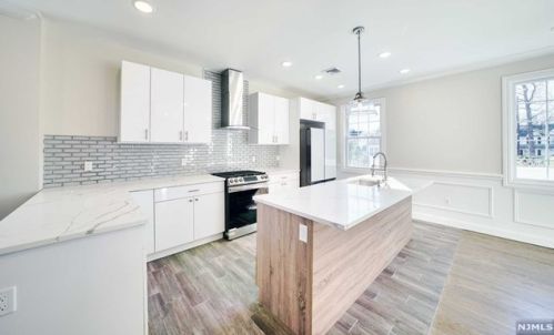 161 Adams Ave, River Edge NJ 07661-1437 exterior