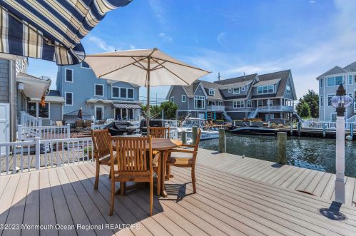 205 Hayes Ct, Lavallette NJ 08735-3110 exterior