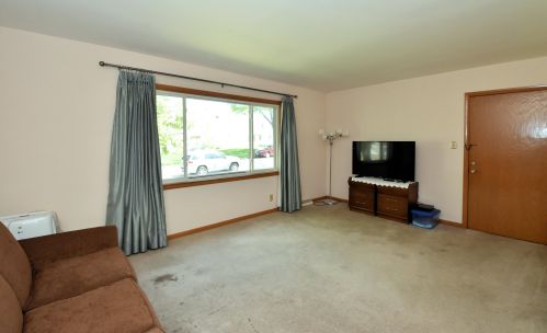 3917 75th St, Milwaukee, WI 53216-2318